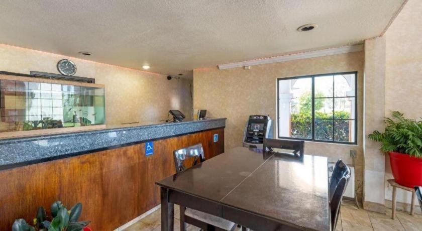 Econo Lodge Moreno Valley Dış mekan fotoğraf